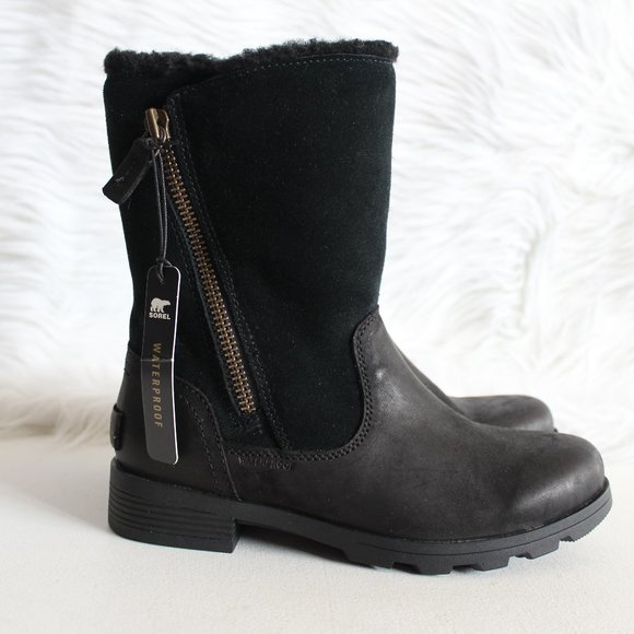 Sorel Shoes - NWT Sorel Emelie Black Foldover Snow Boots